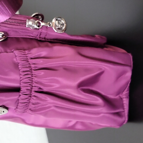 Women's Shoulder Handbag - Picture 8 of 12